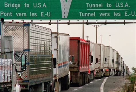 border-crossing-truckers