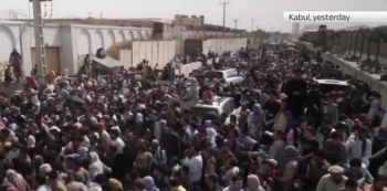 Kabul Airport Kaos, kabul airport, airport evacuation